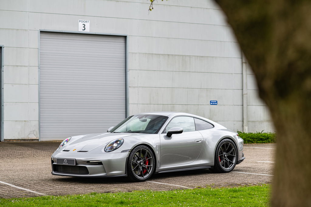 Porsche 992 GT3 Touring