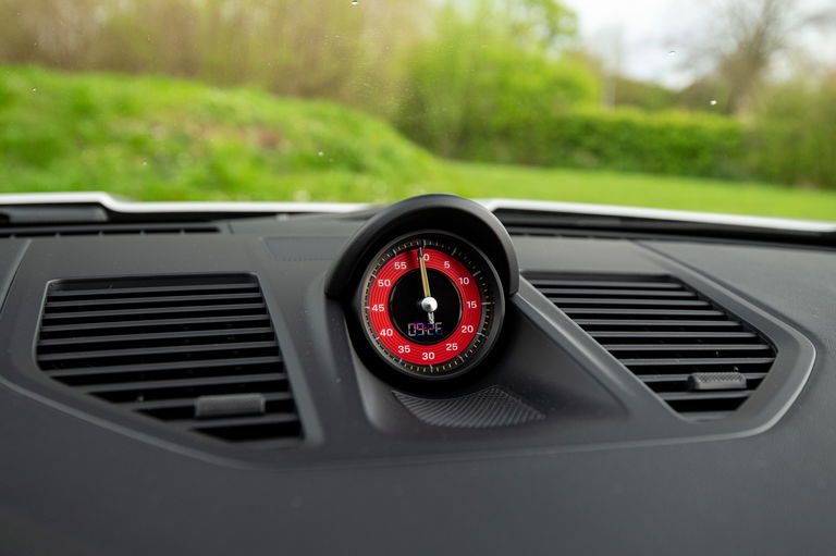 Porsche 992 GT3 Touring