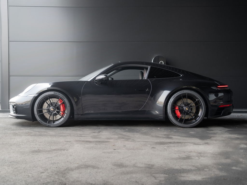 Porsche 992 Carrera GTS