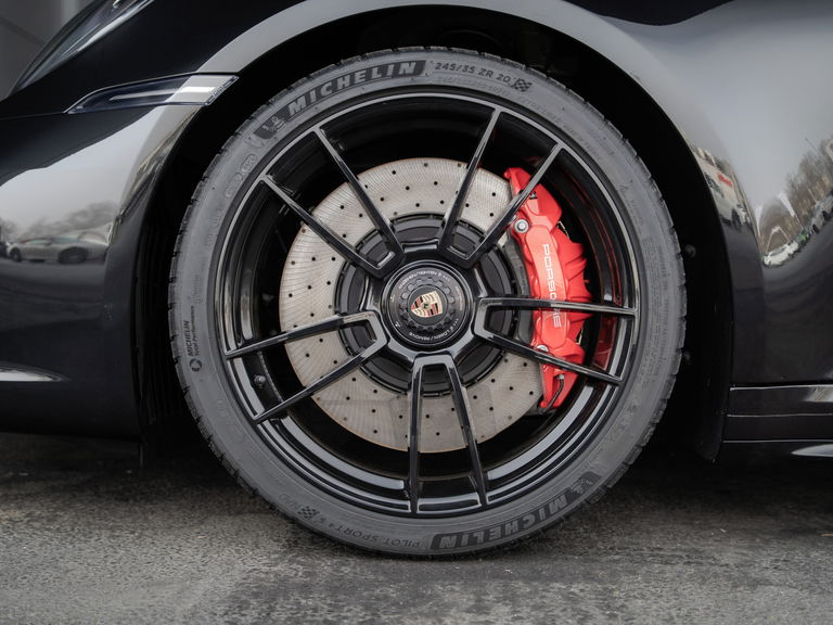 Porsche 992 Carrera GTS