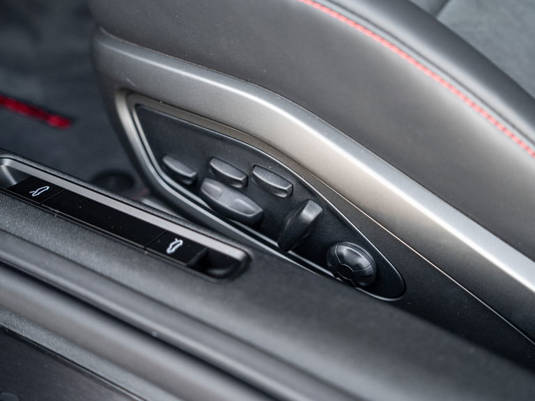 Porsche 992 Carrera GTS