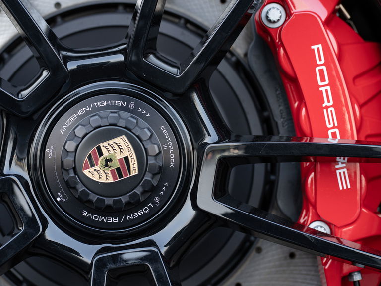 Porsche 992 Carrera GTS