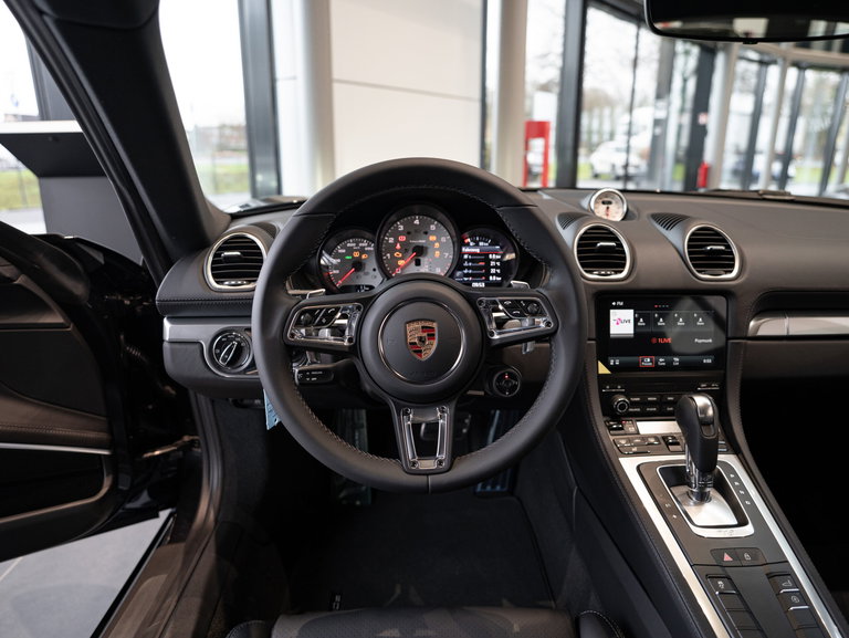 Porsche 718 Cayman Style Edition