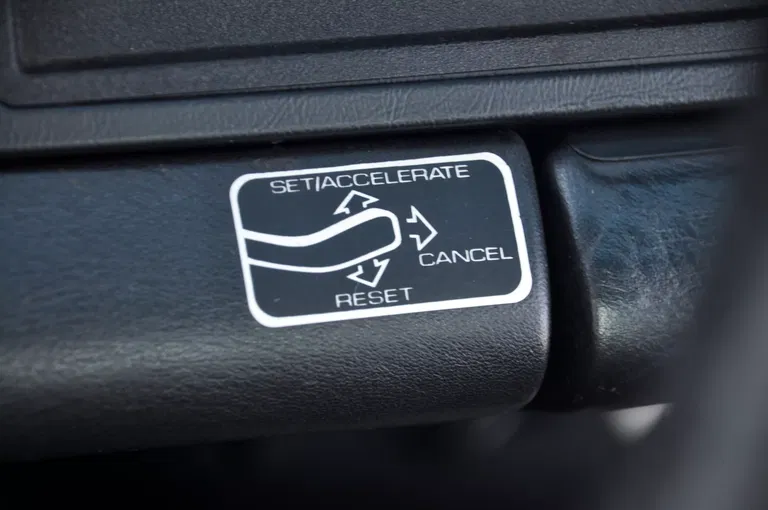 Porsche 911 Carrera 3.2 (KAT)