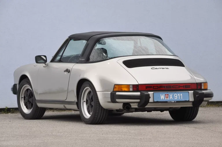 Porsche 911 Carrera 3.2 (KAT)
