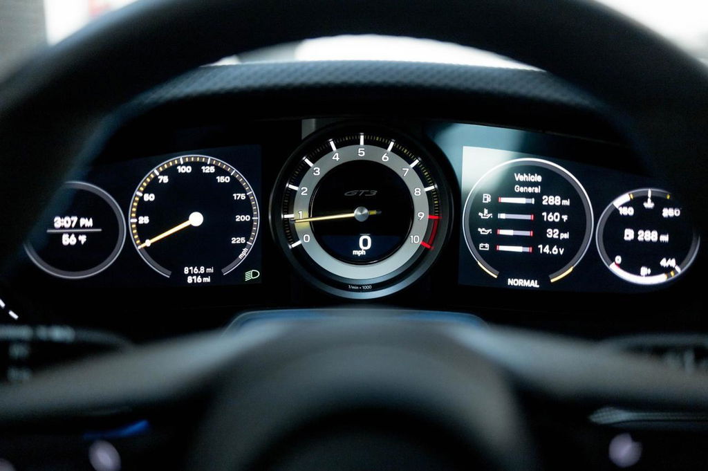 Porsche 992 GT3 Touring