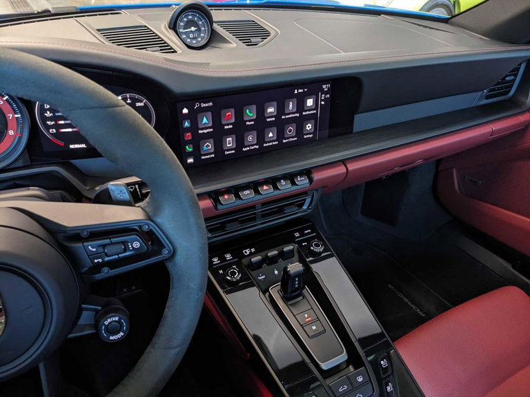 Porsche 992 Carrera 4 GTS