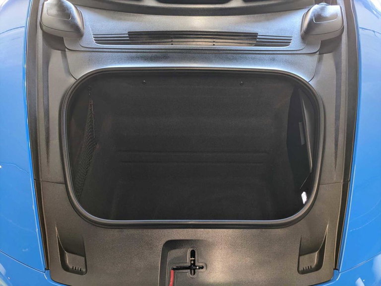 Porsche 992 Carrera 4 GTS