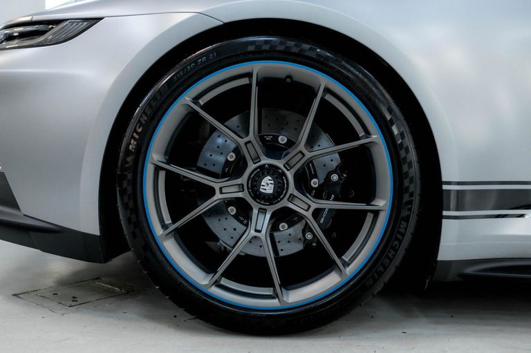 Porsche 992 GT3 Touring