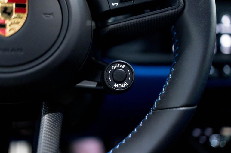 Porsche 992 GT3 Touring