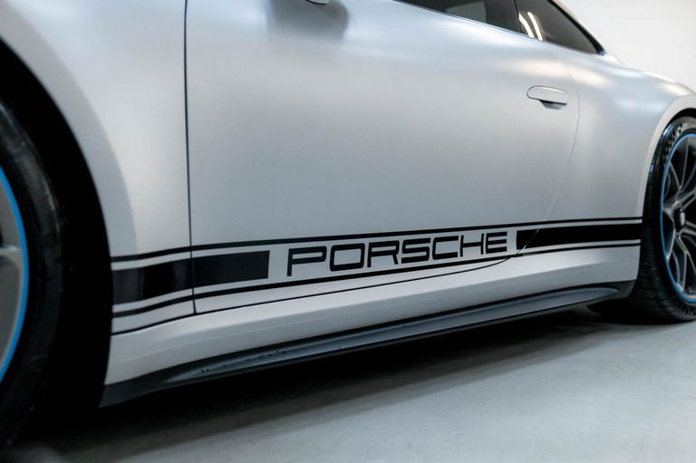 Porsche 992 GT3 Touring