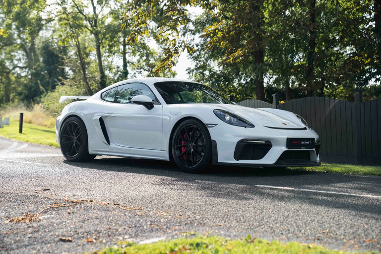 Porsche 718 Cayman GT4