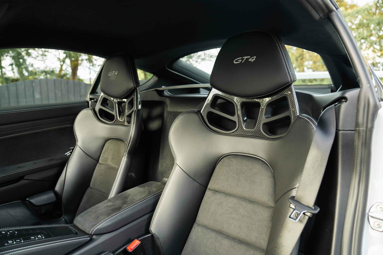 Porsche 718 Cayman GT4