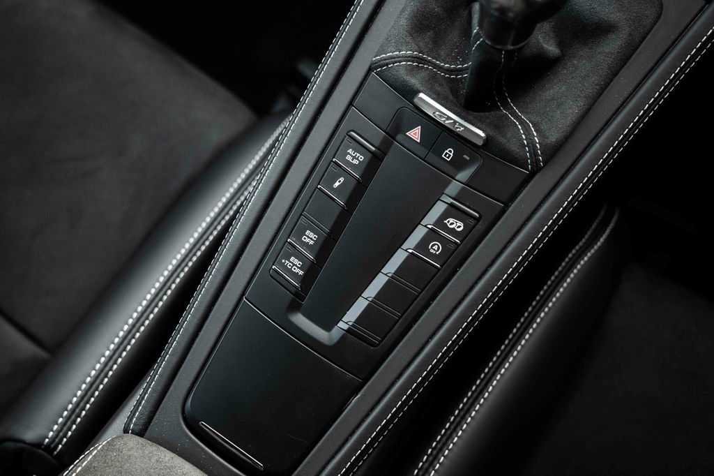 Porsche 718 Cayman GT4