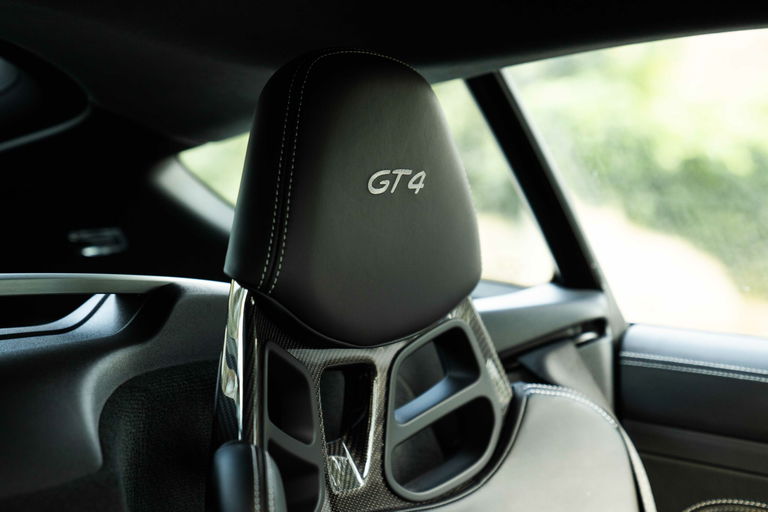 Porsche 718 Cayman GT4