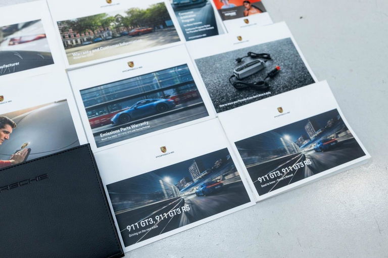 Porsche 992 GT3 Touring