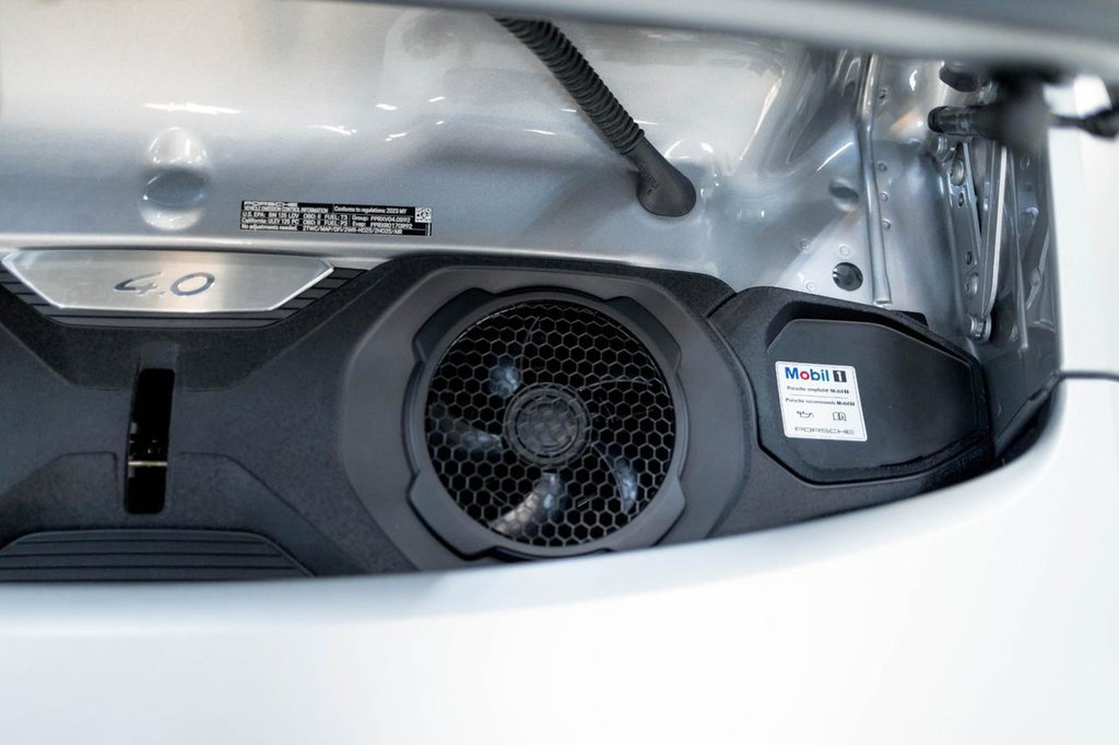 Porsche 992 GT3 Touring