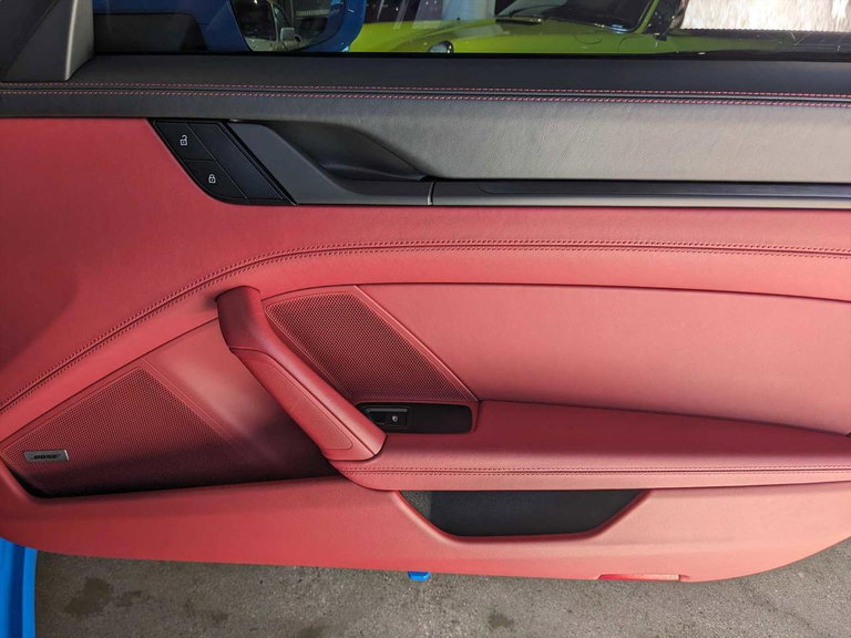 Porsche 992 Carrera 4 GTS