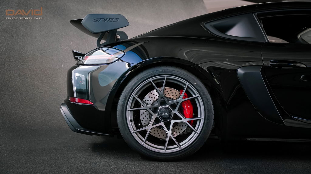 Porsche 718 Cayman GT4 RS
