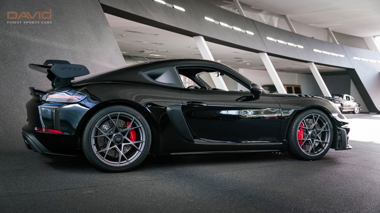 Porsche 718 Cayman GT4 RS
