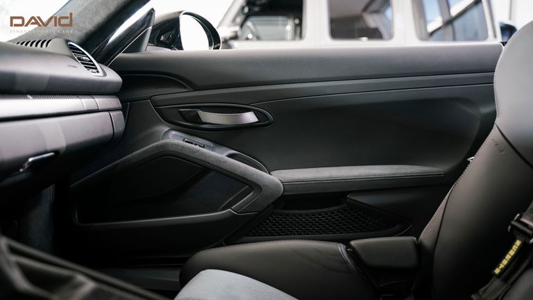 Porsche 718 Cayman GT4 RS