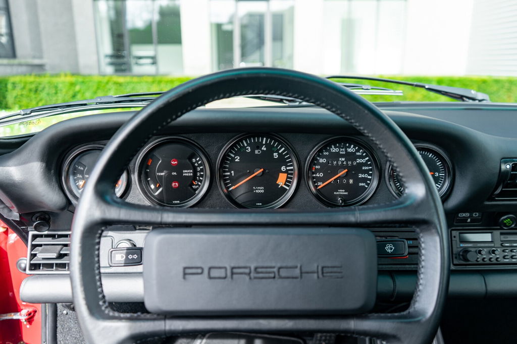 Porsche 911 Carrera 3.2