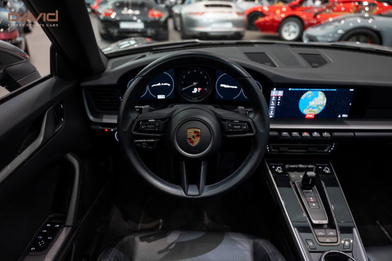 Porsche 992 Carrera