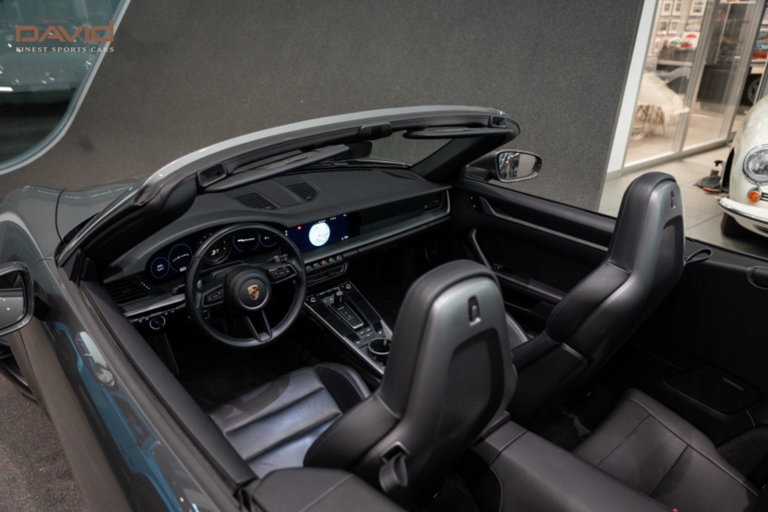 Porsche 992 Carrera