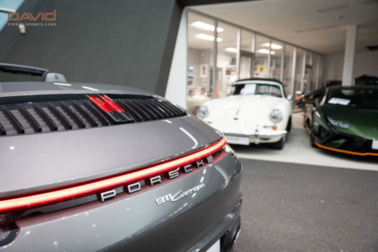Porsche 992 Carrera