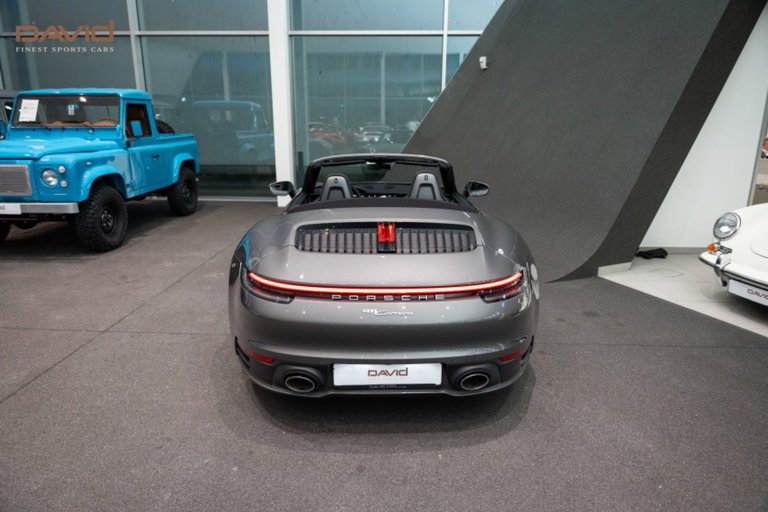 Porsche 992 Carrera