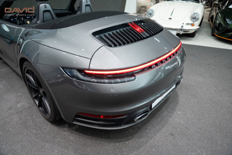 Porsche 992 Carrera