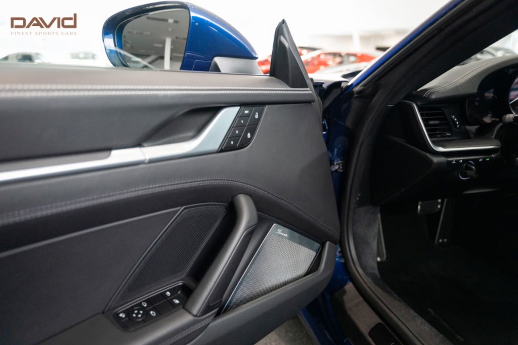 Porsche 992 Carrera GTS