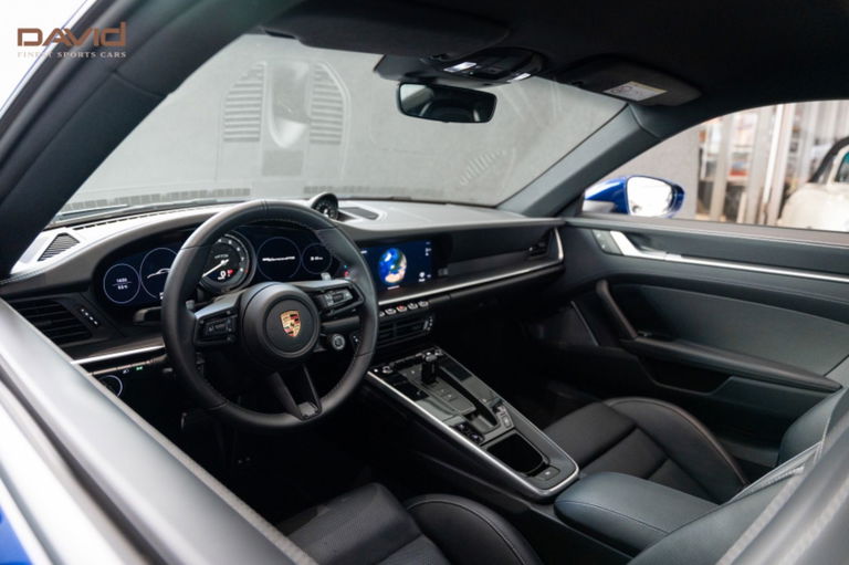 Porsche 992 Carrera GTS