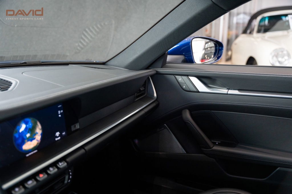 Porsche 992 Carrera GTS