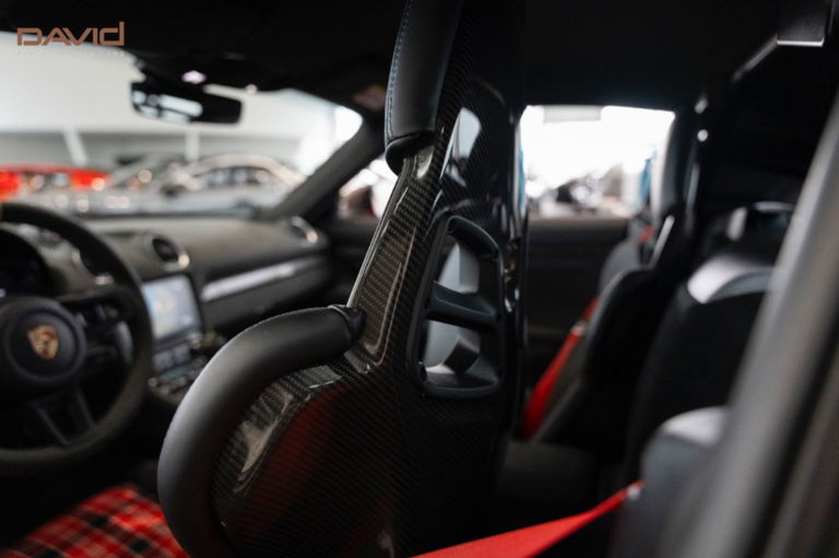 Porsche 718 Cayman GT4 RS