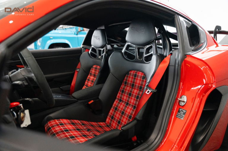 Porsche 718 Cayman GT4 RS