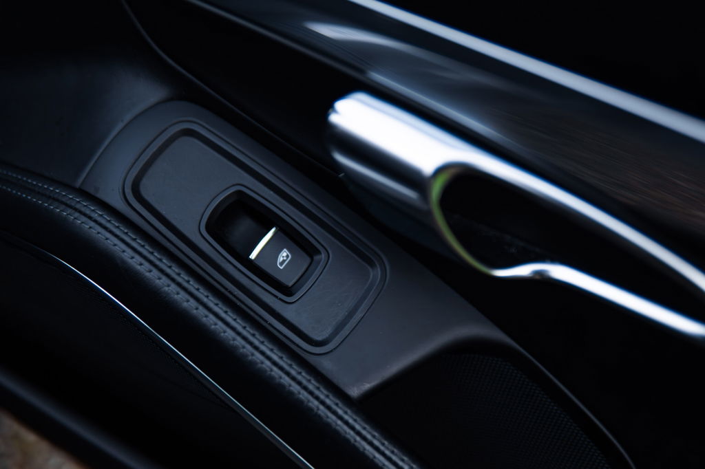 Porsche 991 Carrera 4 Black Edition