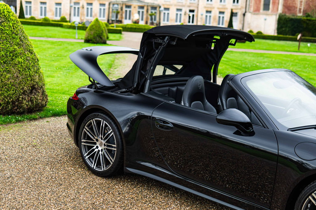 Porsche 991 Carrera 4 Black Edition