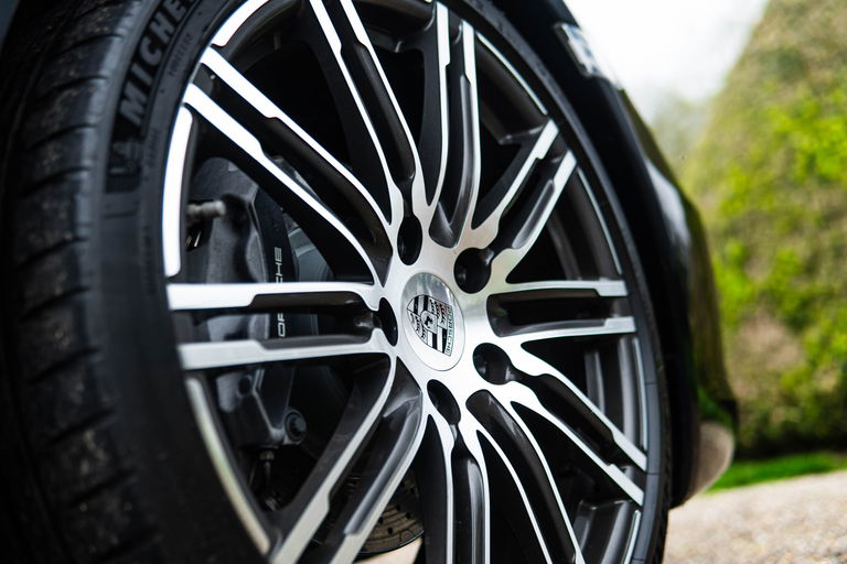 Porsche 991 Carrera 4 Black Edition