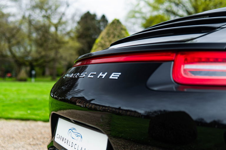 Porsche 991 Carrera 4 Black Edition
