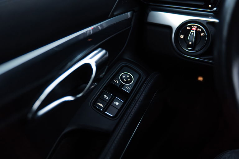 Porsche 991 Carrera 4 Black Edition