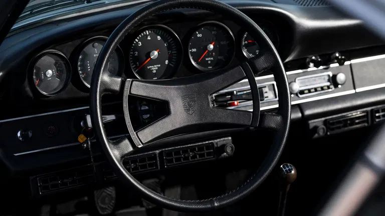 Porsche 911 S (F-Modell)