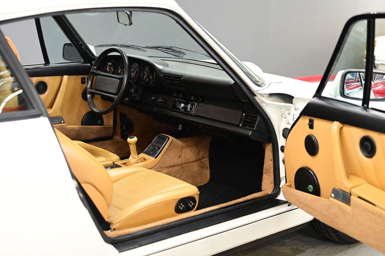 Porsche 964 Carrera 4