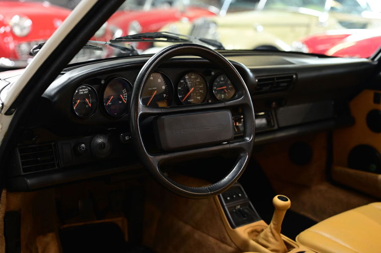 Porsche 964 Carrera 4