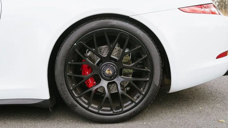 Porsche 991 Carrera GTS