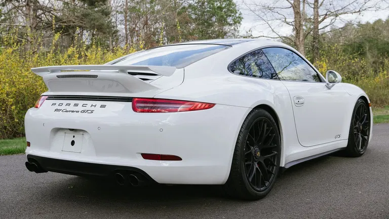Porsche 991 Carrera GTS