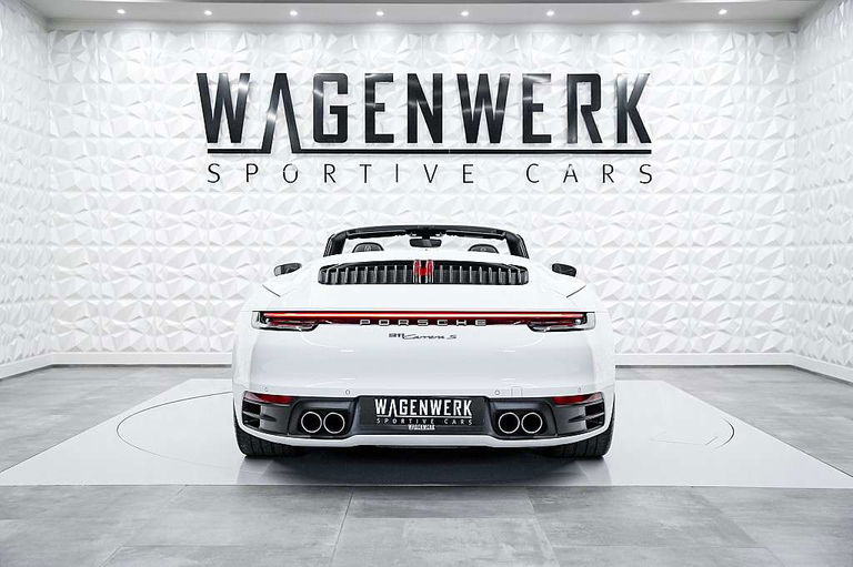 Porsche 992 Carrera 4S