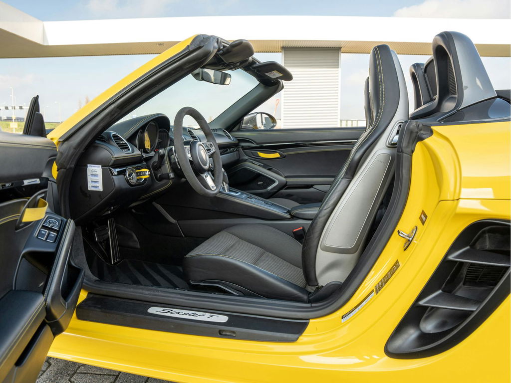Porsche 718 Boxster T