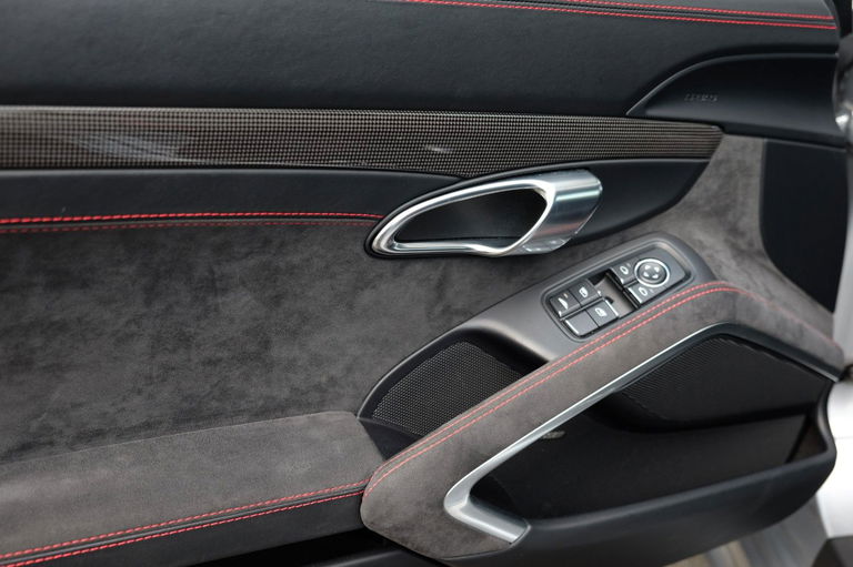 Porsche 991.2 Carrera GTS