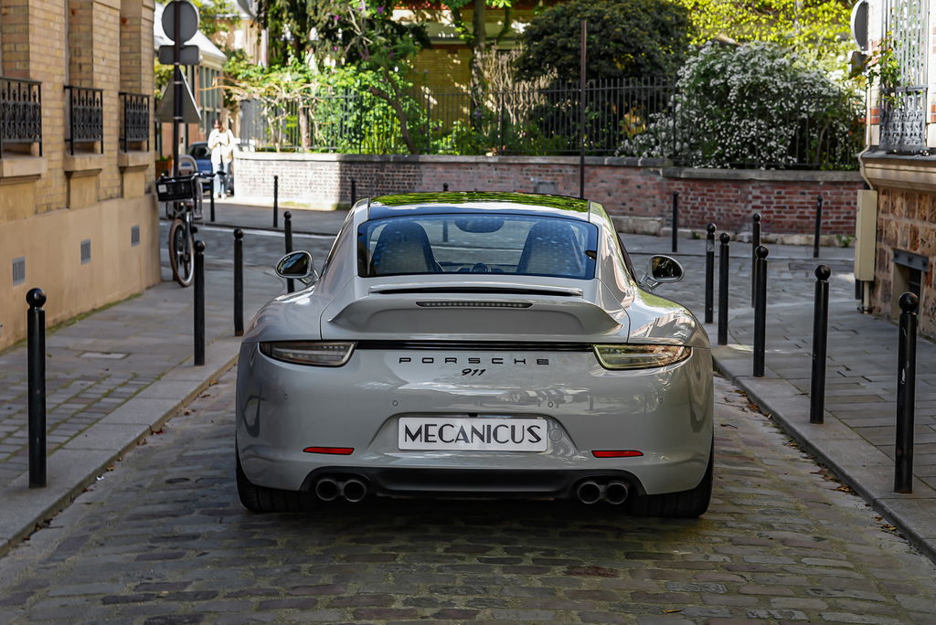 Porsche 991 Carrera GTS
